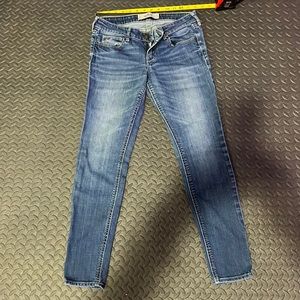 Gently used Hollister size 5 short low rise skinny jeans